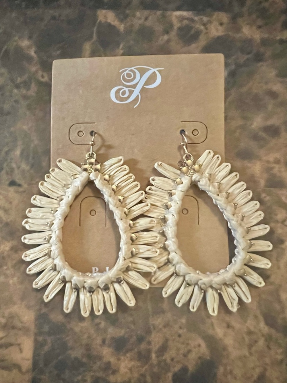 NWT ♥️ Stylish White Teardrop Beaded Statement Earrings